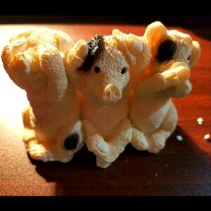 BNIB Stone Critters (See Hear Speak NO Evil) PIGS